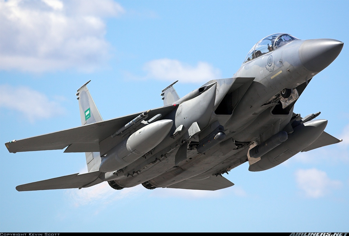 Two F-15S of the Saudi army fail over the Red Sea