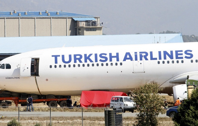 A Turkish Airlines plane makes an emergency landing in Casablanca after a bomb threat