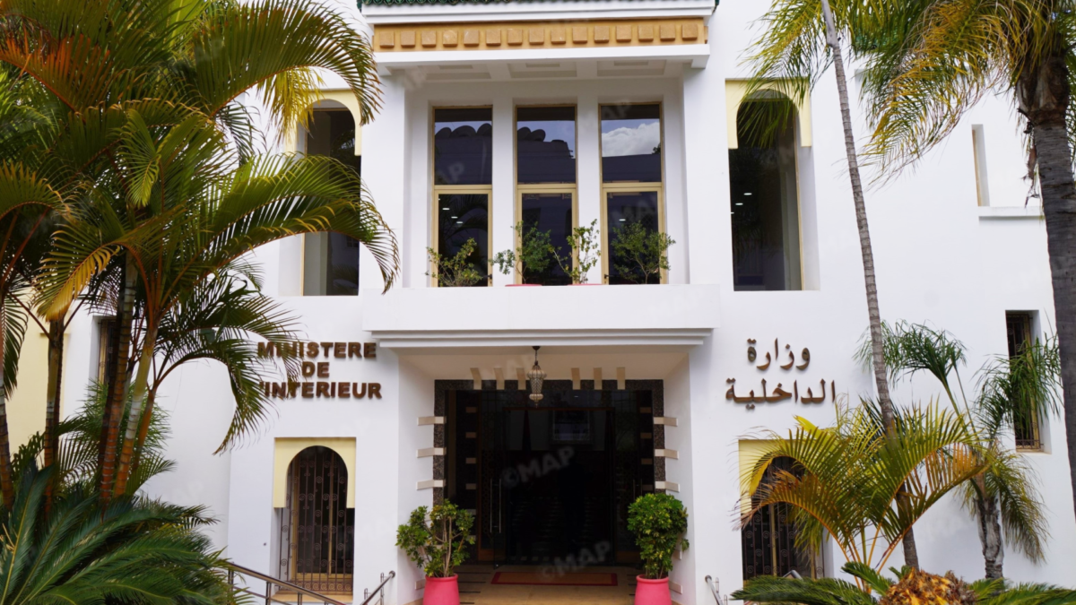 The Ministry of the Interior has dispatched a central inspection commission to Tangier to investigate irregularities that marred the electoral process at two polling stations.