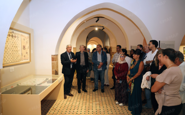 The “Tarz” Exhibition Traces the Evolution of Moroccan Textile Heritage